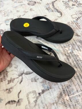 New Reef Cushion Cloud Black Slippers Sandal Flip Flops Summer Beach Pool Travel